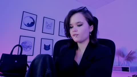 Snapshot of elainebeness chatting on 12.18.24 Your sweet girl online show from 12.18.24