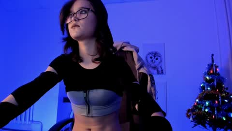 Snapshot of elainebeness chatting on 12.21.24 Your sweet girl online show from 12.21.24