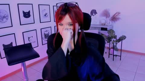 Snapshot of elainebeness chatting on 01.07.25 Your sweet girl online show from 01.07.25