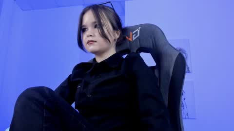 Snapshot of elainebeness chatting on 01.14.25 Your sweet girl online show from 01.14.25