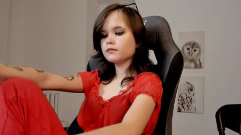 Snapshot of elainebeness chatting on 01.22.25 Your sweet girl online show from 01.22.25