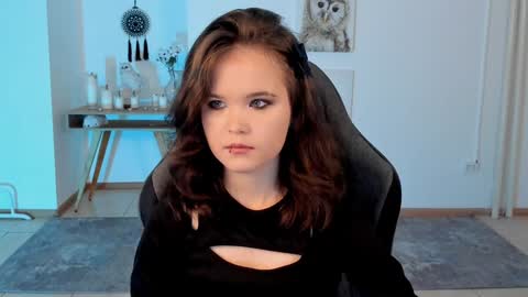 Snapshot of elainebeness chatting on 01.31.25 Your sweet girl online show from 01.31.25