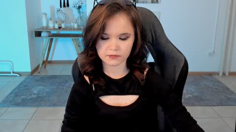 Snapshot of elainebeness chatting on 02.01.25 Your sweet girl online show from 02.01.25