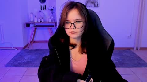 Snapshot of elainebeness chatting on 02.01.25 Your sweet girl online show from 02.01.25