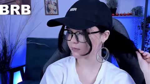 Snapshot of elainebeness chatting on 03.06.25 Your sweet girl online show from 03.06.25