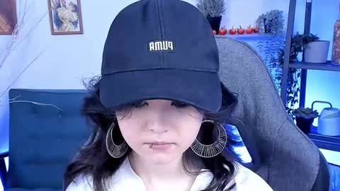 Snapshot of elainebeness chatting on 03.07.25 Your sweet girl online show from 03.07.25