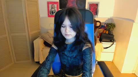 Snapshot of elainebeness chatting on 10.17.25 Your sweet girl online show from 10.17.25