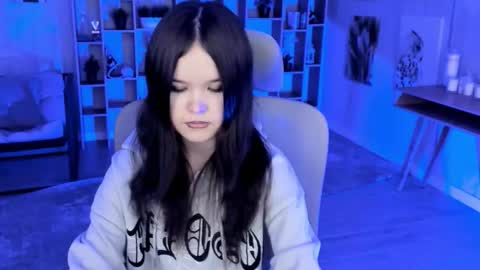 Snapshot of elainebeness chatting on 10.22.25 Your sweet girl online show from 10.22.25