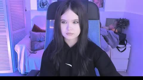 Snapshot of elainebeness chatting on 10.24.25 Your sweet girl online show from 10.24.25