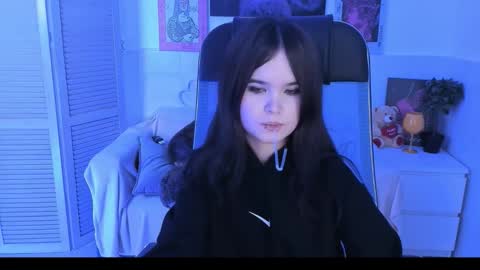 Snapshot of elainebeness chatting on 11.01.25 Your sweet girl online show from 11.01.25