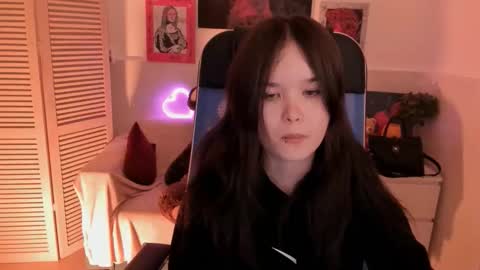 Snapshot of elainebeness chatting on 11.06.25 Your sweet girl online show from 11.06.25