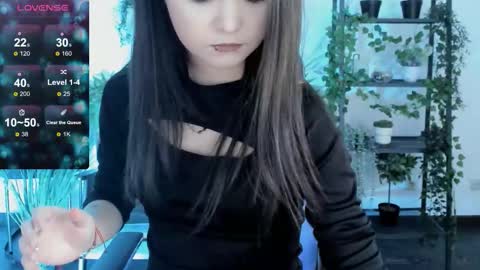 Snapshot of elainebeness chatting on 12.21.25 Your sweet girl online show from 12.21.25