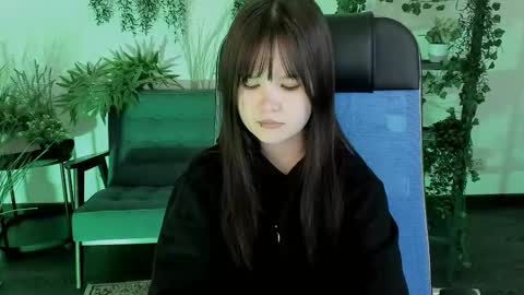 Snapshot of elainebeness chatting on 02.06.26 Your sweet girl online show from 02.06.26