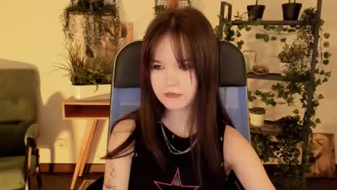 Snapshot of elainebeness chatting on 03.03.26 Your sweet girl online show from 03.03.26