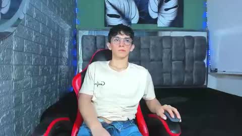 Snapshot of elangiraldo chatting on 05.09.26 Elan Giralon online show from 05.09.26