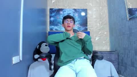 Snapshot of elangiraldo chatting on 05.17.26 Elan Giralon online show from 05.17.26