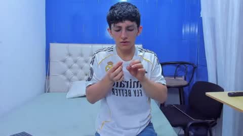 Snapshot of elangiraldo chatting on 06.20.26 Elan Giralon online show from 06.20.26