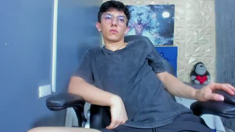 Snapshot of elangiraldo chatting on 06.23.26 Elan Giralon online show from 06.23.26