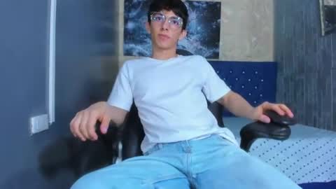 Snapshot of elangiraldo chatting on 07.11.26 Elan Giralon online show from 07.11.26