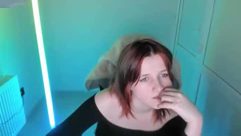 Snapshot of elara_muse chatting on 05.08.26 Evie online show from 05.08.26