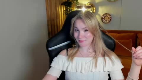 elaravoltage online show from 05.12.26