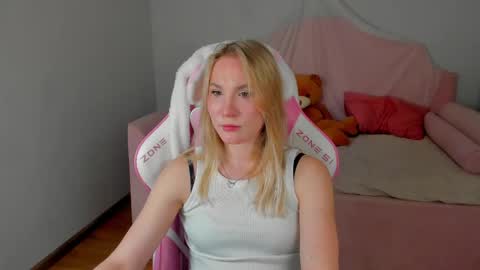elaravoltage online show from 05.13.26