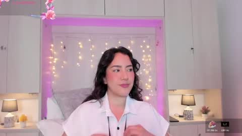 Snapshot of elarey_ chatting on 06.16.26 elarey_ online show from 06.16.26