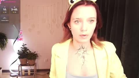 Snapshot of elastikiss chatting on 09.14.25 elastikiss online show from 09.14.25