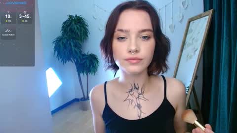 Snapshot of elastikiss chatting on 10.23.25 elastikiss online show from 10.23.25