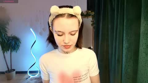 Snapshot of elastikiss chatting on 12.15.25 elastikiss online show from 12.15.25