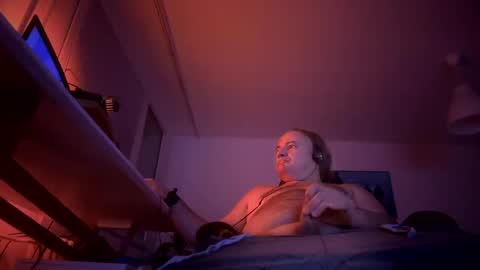 Snapshot of elcretinmo chatting on 12.14.24 elcretinmo online show from 12.14.24