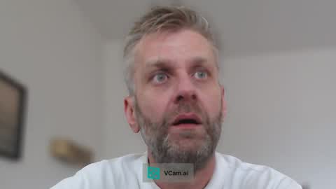 Snapshot of elculiador2207 chatting on 09.21.25 Timm online show from 09.21.25