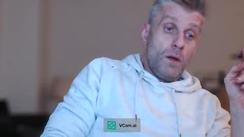 Snapshot of elculiador2207 chatting on 10.31.25 Timm online show from 10.31.25