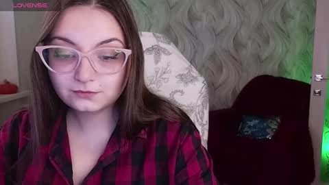 Snapshot of elegant_audacity chatting on 12.11.24 Rachel online show from 12.11.24