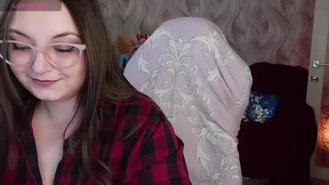 Snapshot of elegant_audacity chatting on 01.09.25 Rachel online show from 01.09.25