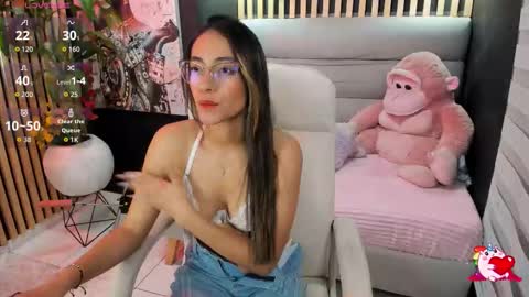 Snapshot of elegant_rouse chatting on 11.07.25 Rouse online show from 11.07.25