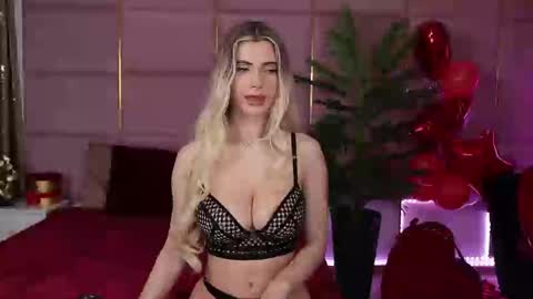 Eleine online show from 03.09.25