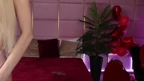 Eleine online show from 03.11.25