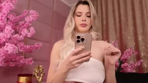 Eleine online show from 12.01.25