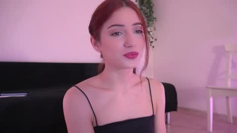 elena_li online show from 03.10.25