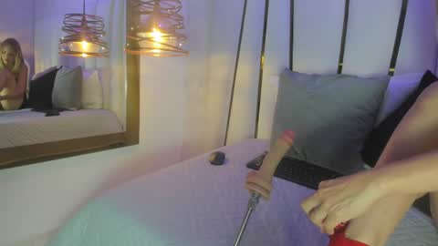 Elena online show from 04.29.26