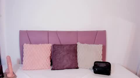 elena_wolff online show from 06.30.26