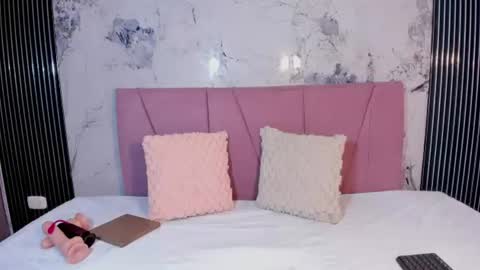 elena_wolff online show from 07.25.26