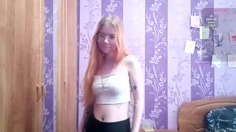 Snapshot of elenacastellani chatting on 02.24.26 Mia online show from 02.24.26