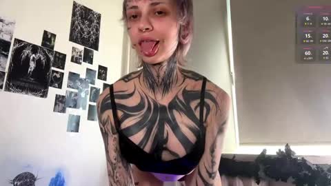 Mia online show from 06.07.26