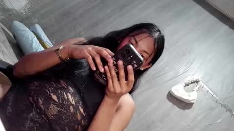 Snapshot of elenacum chatting on 09.16.25 elenacum online show from 09.16.25