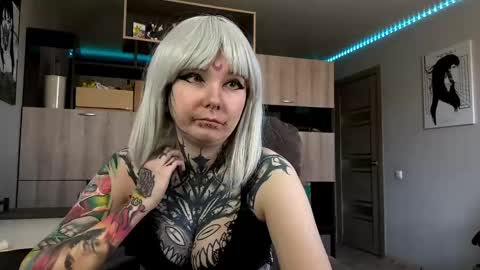 Snapshot of elenanickey chatting on 04.12.26 Milana online show from 04.12.26