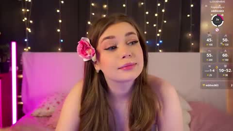 Snapshot of elenefrail chatting on 03.08.25 Isabella - streaming MondayTuesdayWednesdayFridaySaturdaySunday online show from 03.08.25