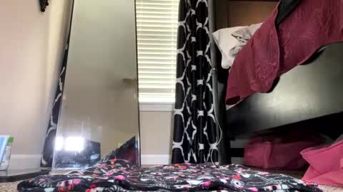 Elenore Hoesevelt online show from 09.11.25