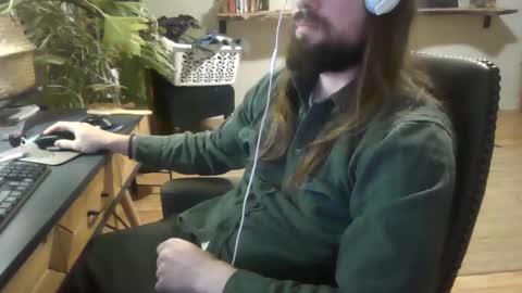 Snapshot of elephantfox chatting on 12.13.24 fox online show from 12.13.24